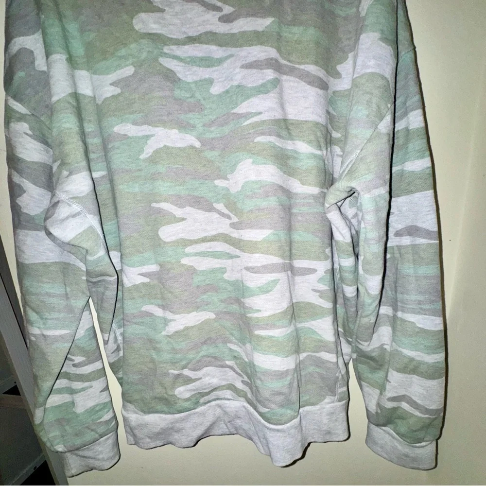Reflex Women's Camouflage Sweatshirt - Green and Gray - Picture 8 of 8